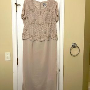 Women’s Taupe Dress